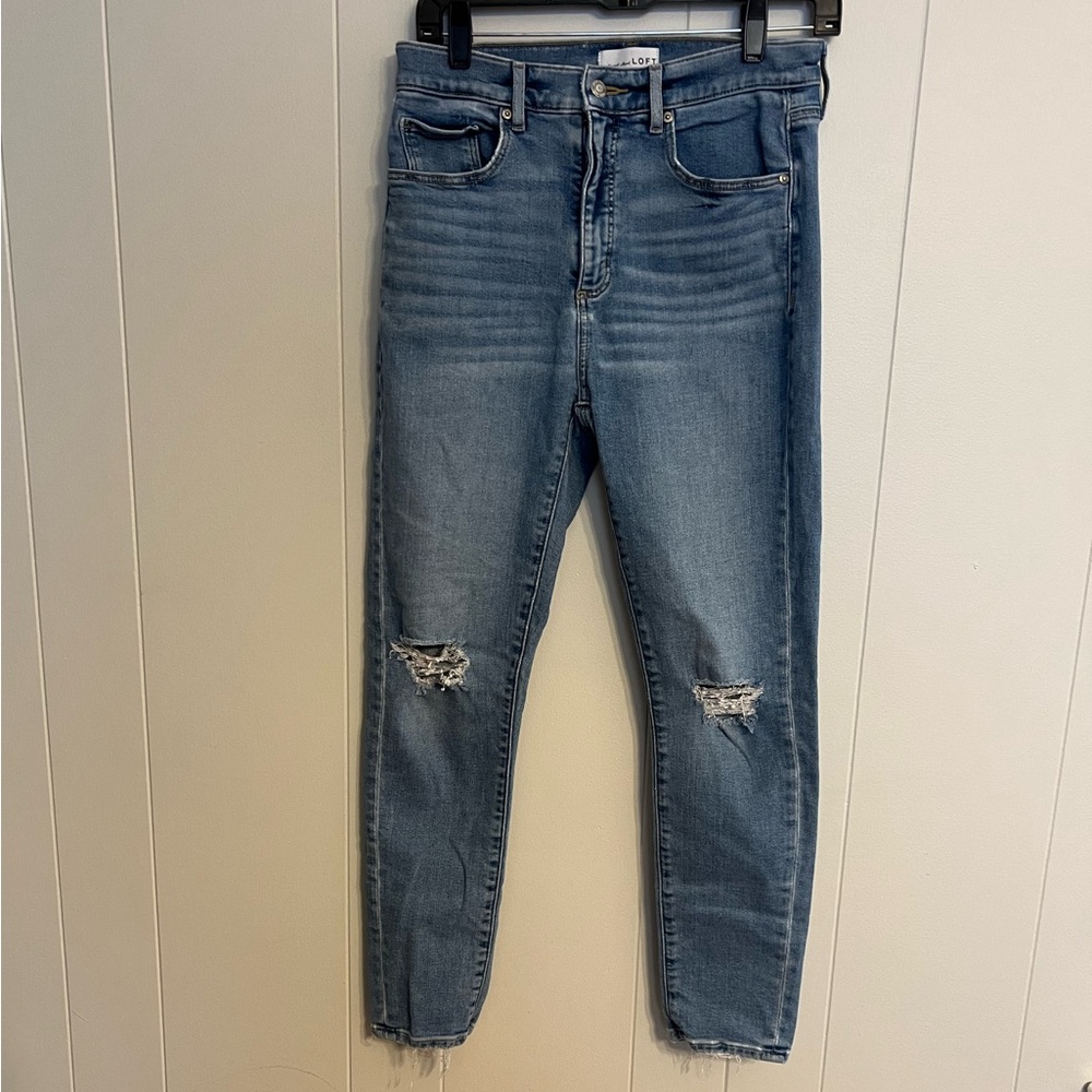 Loft distressed‎ jeans, the skinny size 28-6